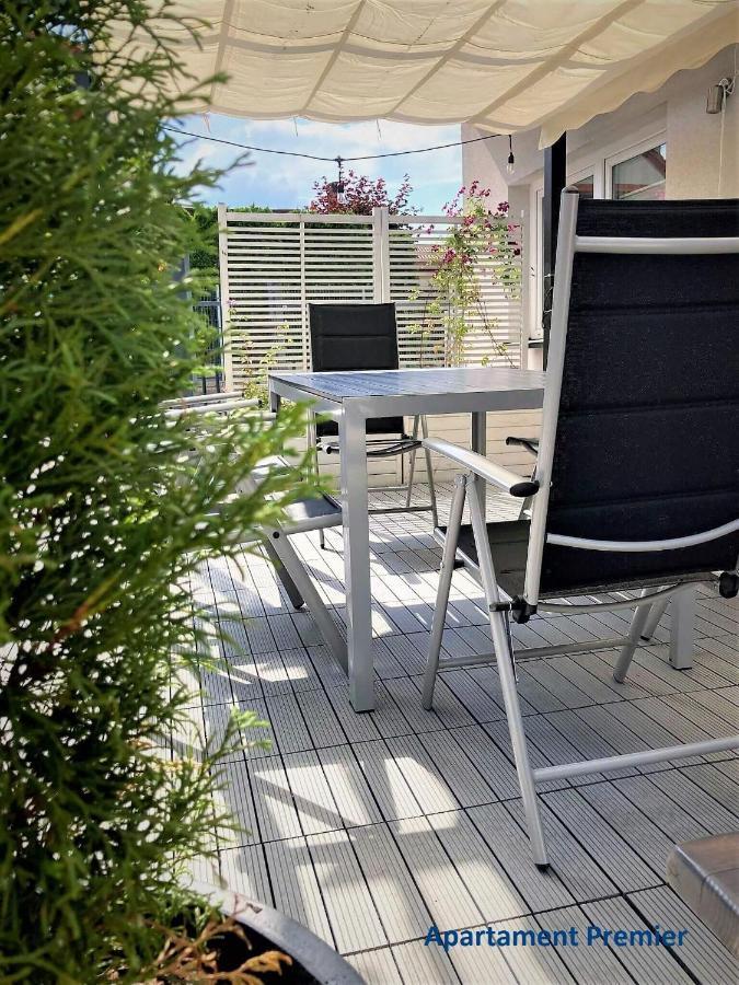 Bialy Dom - 2 Bedrooms Kattowitz Exterior foto