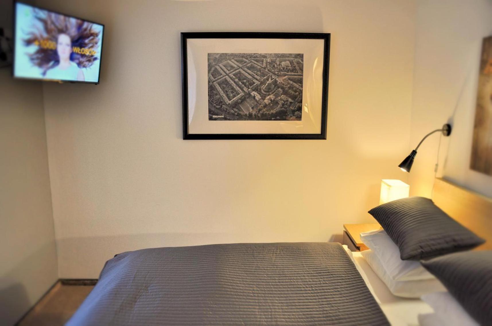 Bialy Dom - 2 Bedrooms Kattowitz Zimmer foto