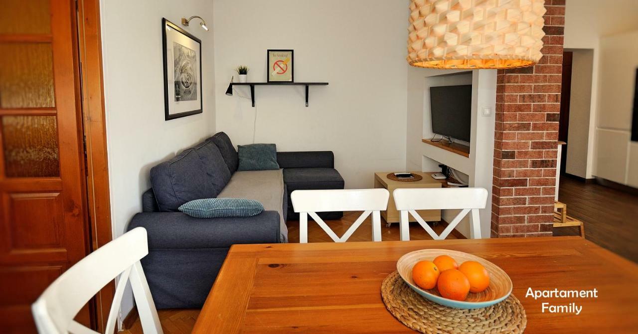 Bialy Dom - 2 Bedrooms Kattowitz Exterior foto