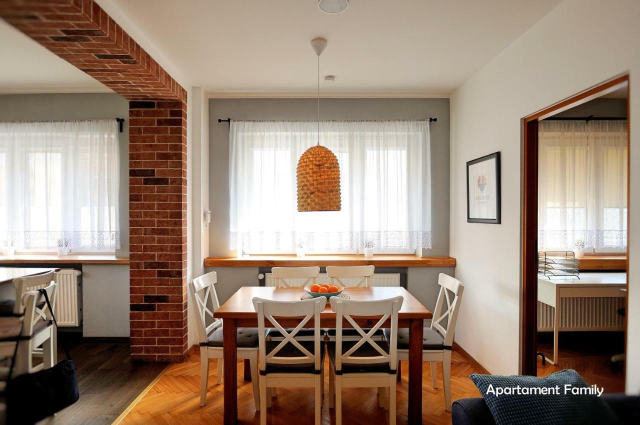 Bialy Dom - 2 Bedrooms Kattowitz Exterior foto