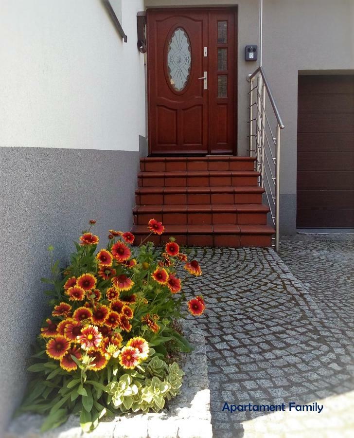 Bialy Dom - 2 Bedrooms Kattowitz Exterior foto
